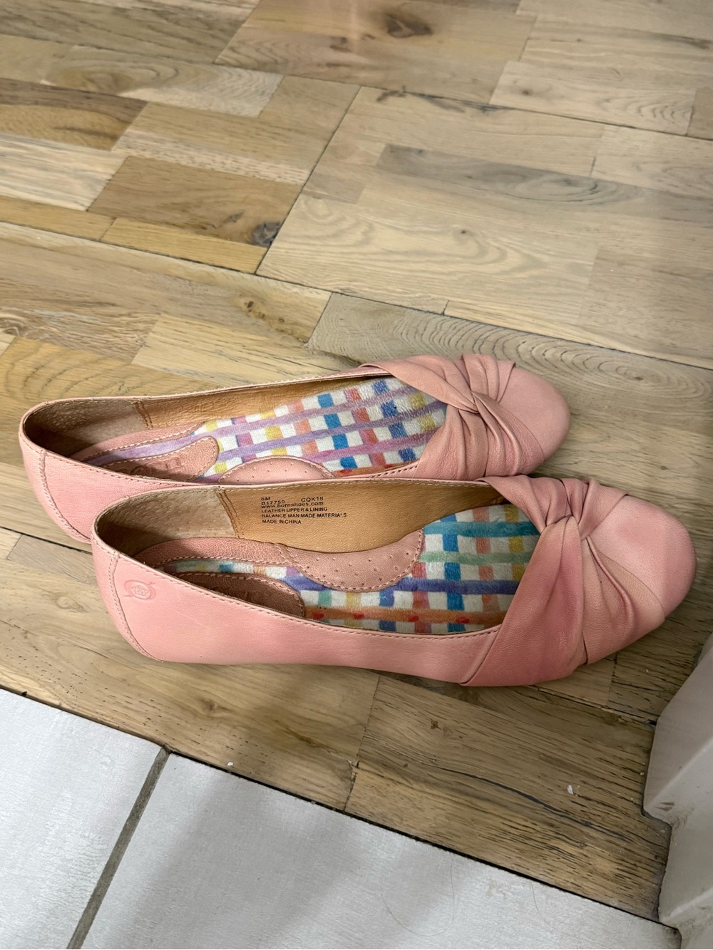 Born Shoes Women's Pink Knot-Detail Flats— super cute!